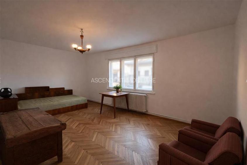 Nivel in  vila, 4 camere, cu garaj, curte proprie, Central, Brasov - 3