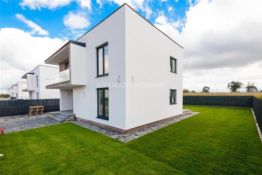 Design minimalist, rafinament maxim – Casa ta moderna in Sanpetru - 3