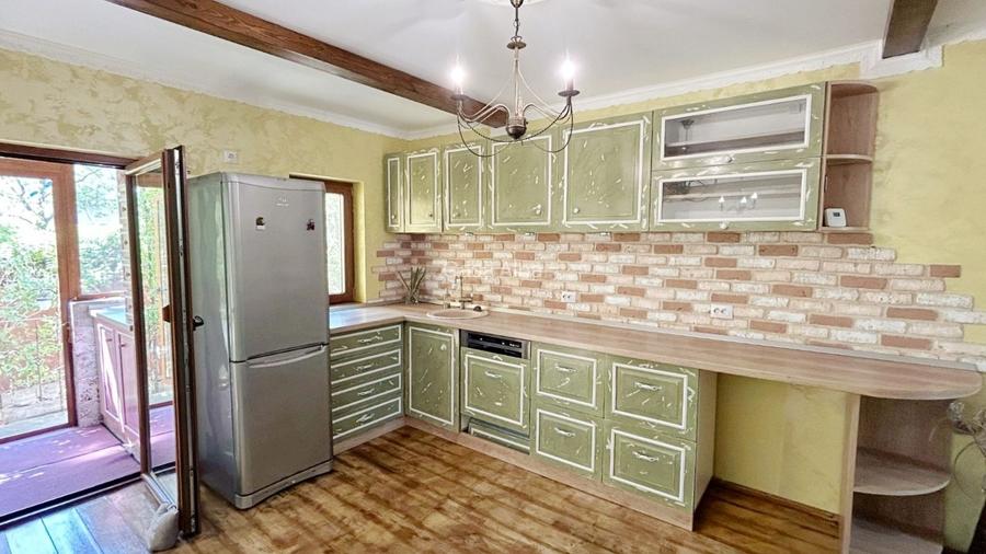 Bucium - Visani, locuinta spatioasa cu 7 camere, disponibil imediat - 2