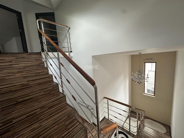 Vila individuala de vanzare cu 8 camere in zona 13 Septembrie  - 17