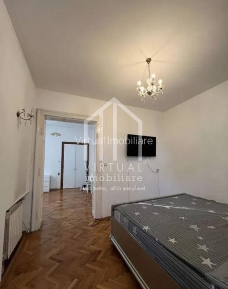 Casa formata din 2 apartamente, 2 garaje,  3 bai - zona Trei Stejari - 8