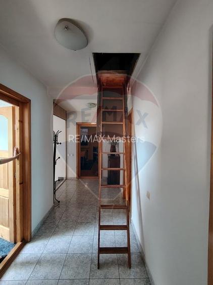 Casă / Vilă cu 8 camere de vânzare în zona Central - 9