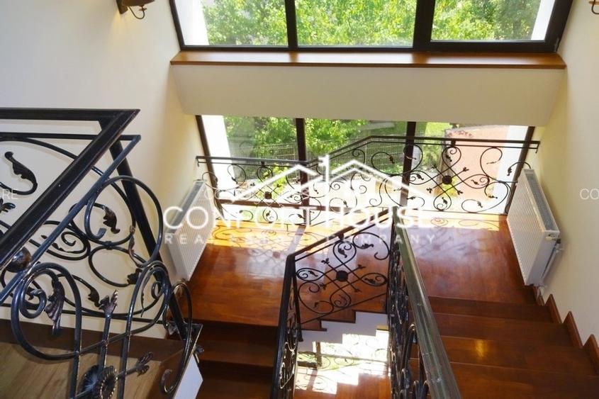 VILA DE LUX, teren 1500mp, piscina, padure, IANCU NICOLAE - 35