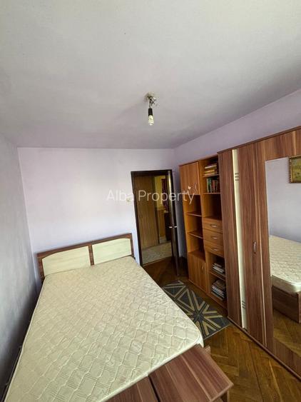 Apartament 3 camere  decomandat , zona  Cetate - 5
