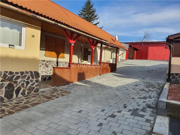 Oferta in Slimnic ! Casa saseasca pe un singur nivel, cu 2.021mp teren - 8