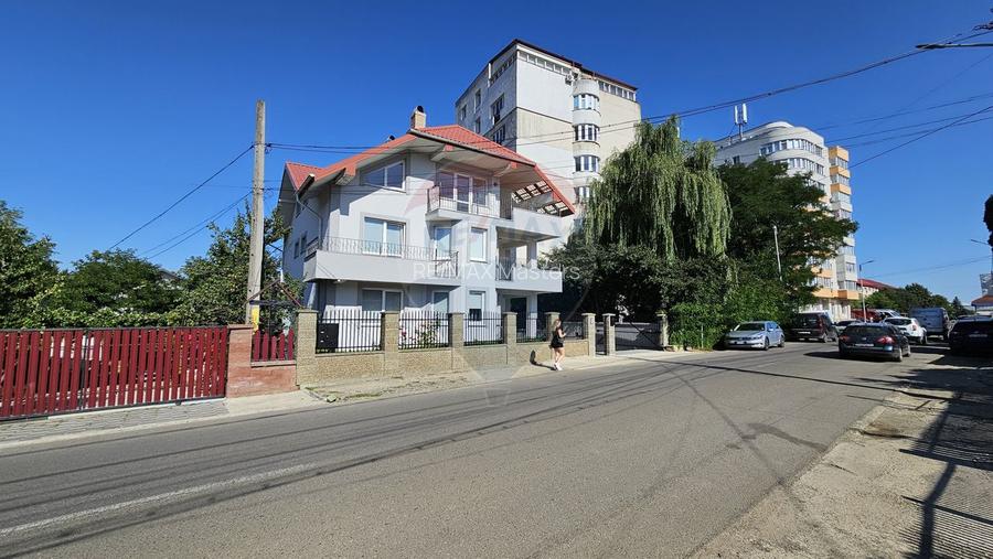 Casă / Vilă de lux cu 8 camere de vânzare in Obcini, Suceava - 2