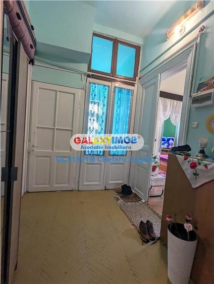 Armeneasca etaj vila 5 camere ,suprafata 200 mp, loc parcare - 14