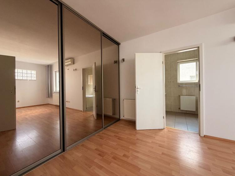 CASA + GARAJ | CURTE LIBERA