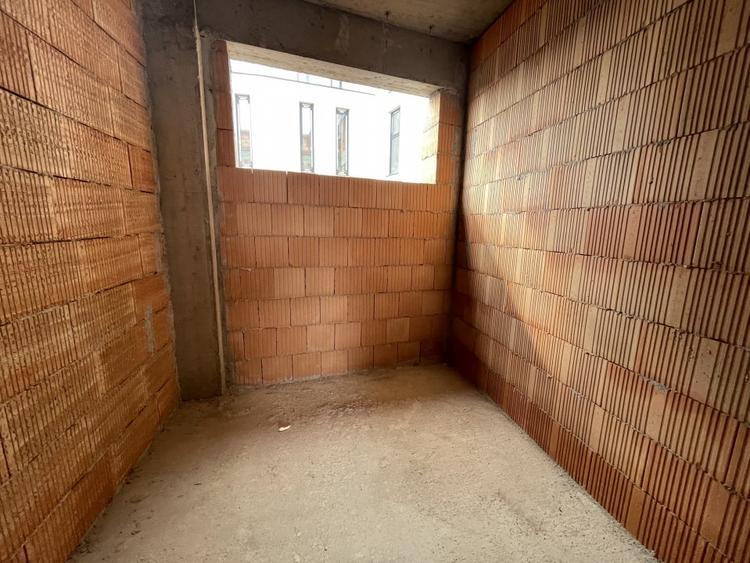Birou central - zona Teatrului National, constructie noua