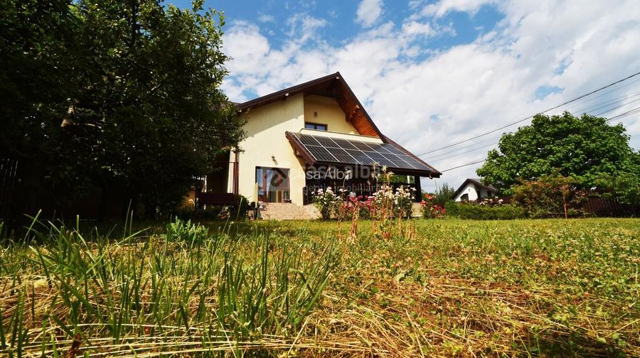 Oază de liniște la 10 minute de Iași | Breazu - casă spațioasă, teren generos - 4