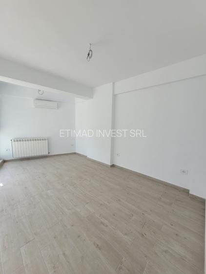 COMISION 0! SUPER PRET - STUDIO  FINALIZAT 45.80 MP - ACCES PISCINA - 67900 E - 23