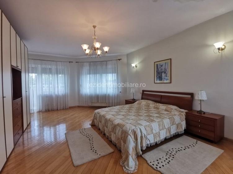 Vila superba cu piscina si gradina superba in Domnesti - 13