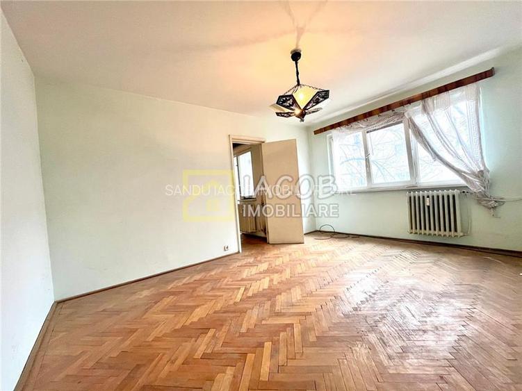 Apartament 3 camere, str. Stadionului, etaj 2 - 6