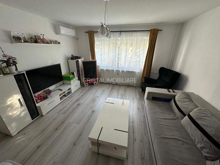 De vanzare 3 camere decomandat 69,28 mp et. 3, complet renovat Sebastian/ Rahova - 2