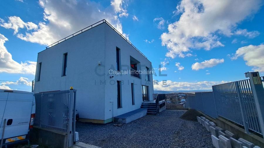 Casa remarcabila, 297 mpu, terasa pe acoperis, garaj, panorama - 14