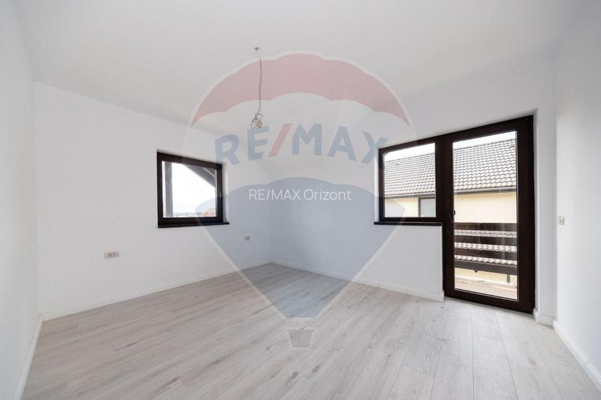 Casă modernă-Sânpetru |toate utilitatile| 420 mp teren | 3 dormitoare - 21