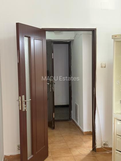 Spatiu la parter vizavi de Magazinele Marius, Ritmului Pantelimon, parter, 31 mp - 4