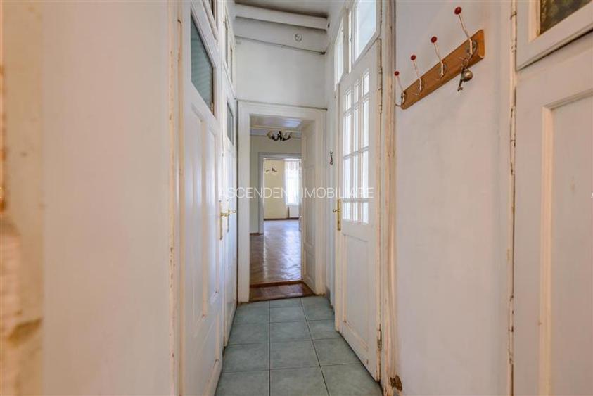 Nivel in vila, curte deosebita, priveliste, Central, Brasov - 46