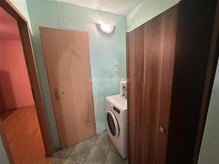 56mp, mobilat si utilat in bloc anvelopat lingă piata Doina - 8