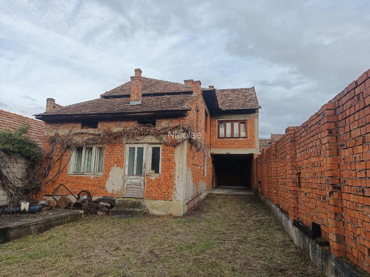 Casa P+1 Plugova + teren 5800 mp - 6