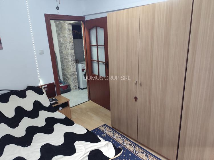 Vând apartament cu 3 camere decomandat - 15