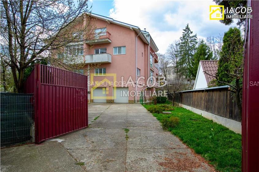 1/2 Duplex  S+D+P+2E, 455 mp in zona centrala a mun. Bacau - 6
