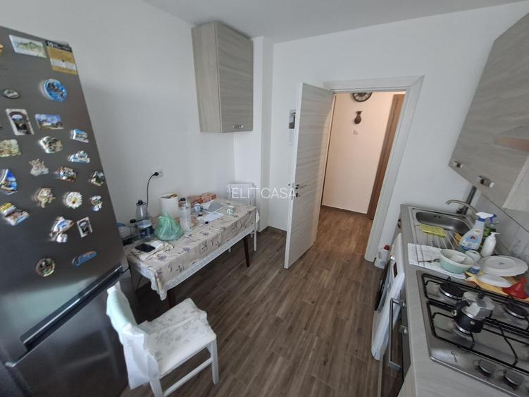 Apartament cu 3 camere decomandat, etaj 4/10, zona Alexandru cel Bun - 7