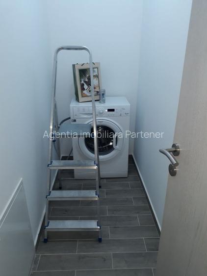 Apartament 3 camere, Centru, bloc nou, etaj 1, mobilat, garaj - 12