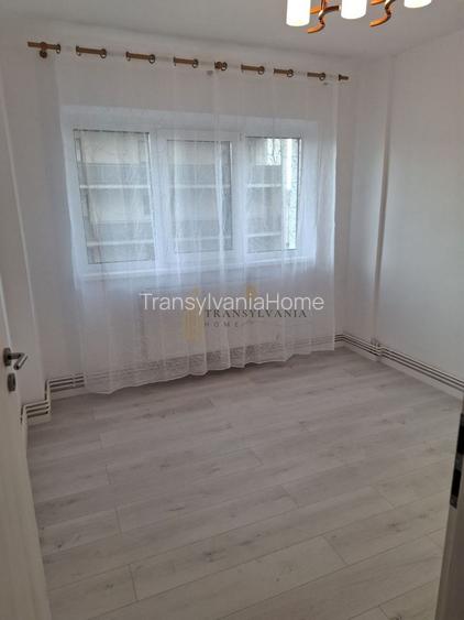 Apartament 2 camere, decomandat - 2