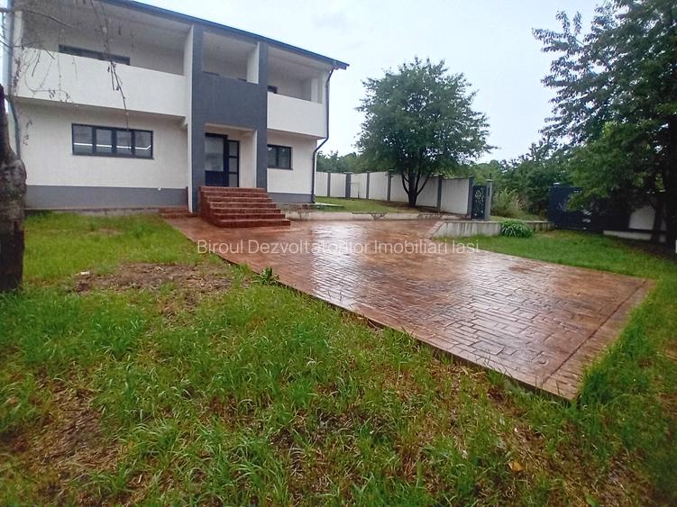 Casa  mare, luminoasa, spatioasa cu 5 camere, doua bai, 400 mp teren, Bucium - 25