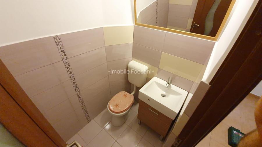 Apartament 4 Camere de Închiriat – Zona Școala 2, Focșani - 6