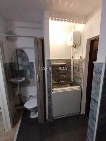 Camera Camin 16mp Frumoasa-Poitiers ! Etaj intermediar 3/4 - 8