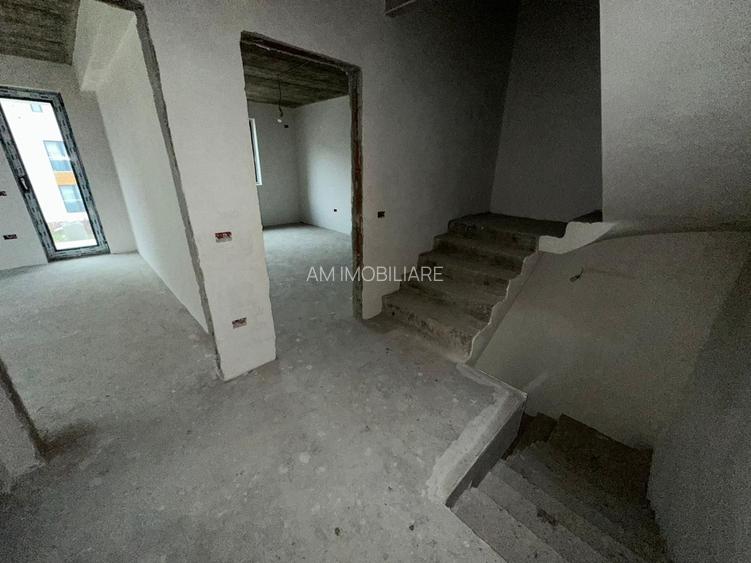 CASE TIP DUPLEX, 6 CAMERE, TOATE UTILITATILE, CENTRALA, COMISION 0% - 8