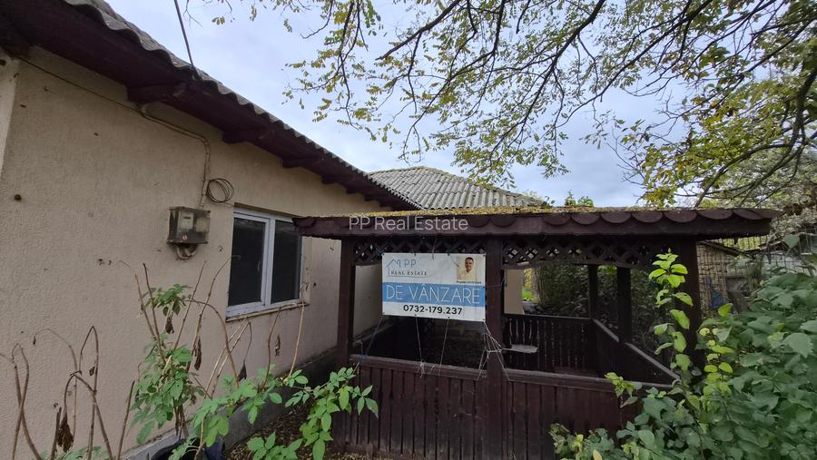 Valu lui Traian - teren 400 mp + casa 3 camere (72 mp ) /necesita renovare - 1