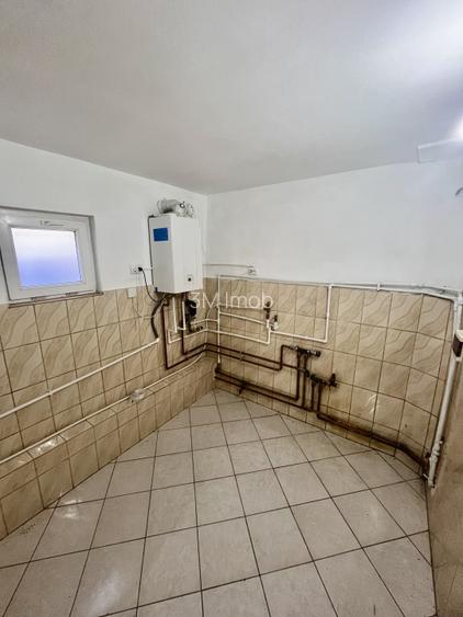 Casa de vanzare Frumusani - Spatiu Comercial la Parter - 25 min de Bucuresti  - 16