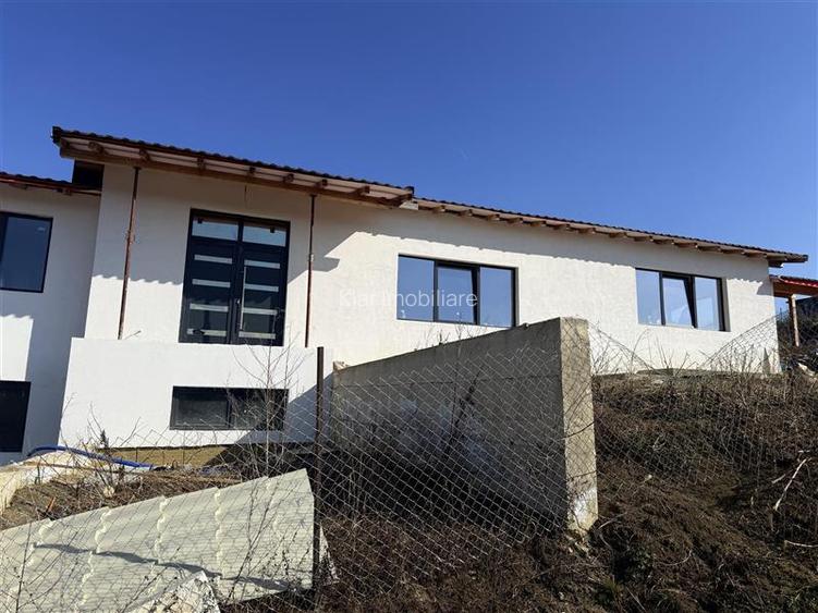 Casa mediteraneana  cu 1000 mp teren  zona Salistea Noua comision 0% - 7