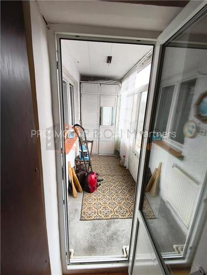 Apartament 3 camere cf 1 decomandat zona 23 August - 12