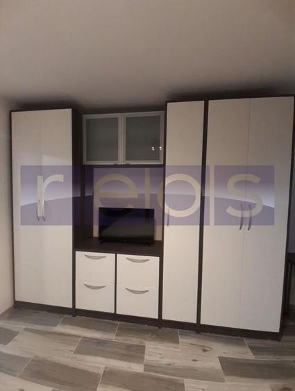 VÂNZARE GARSONIERĂ | ZONA TITAN | MOBILATĂ ȘI UTILATA - 2