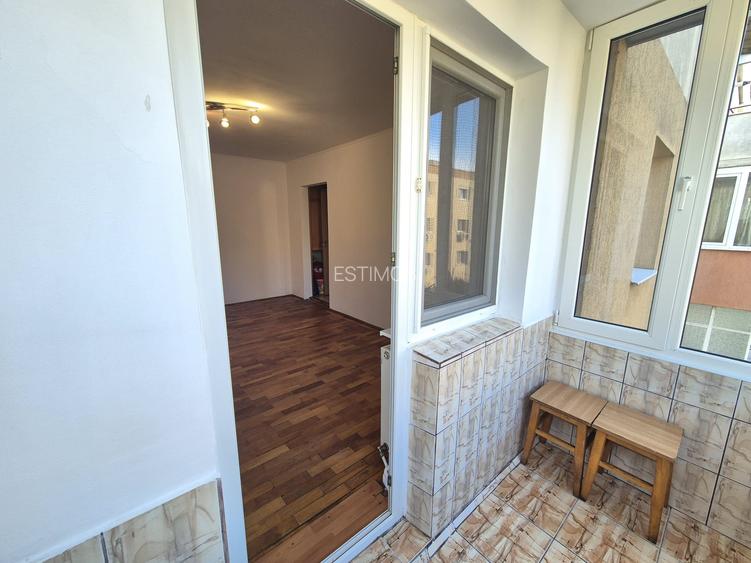 Vanzare Apartament 2 Camere semidecomandat Centrul Civic Str.Harmanului Etajul 3 - 7
