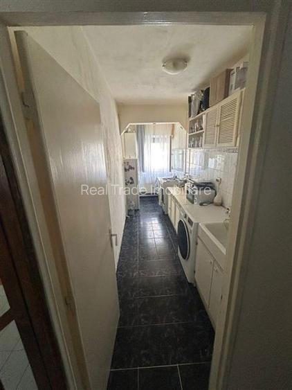 Apartament cu 2 camere etajul 1  Zona Tractorul - 4
