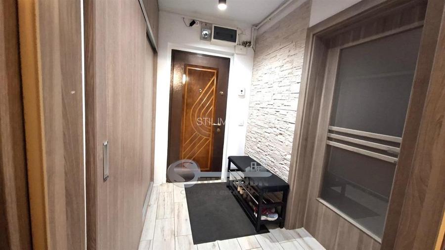 Apartament 2 Camere Podu Ros Complet Renovat Mobilat si Utilat Etaj 1 - 6