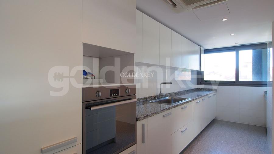 Apartament spatios cu 4 camere | 40mp terase | 3 locuri de parcare - 5