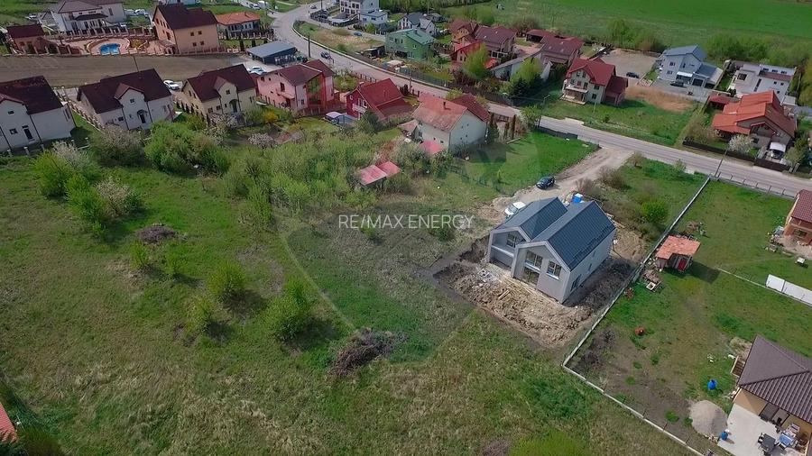 Teren cu autorizatie de constructie la intrare in Chinteni, Comision 0 - 12