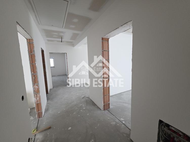 Casa individuala ,cu carport si pivnita, Calea Cisnadiei - 12
