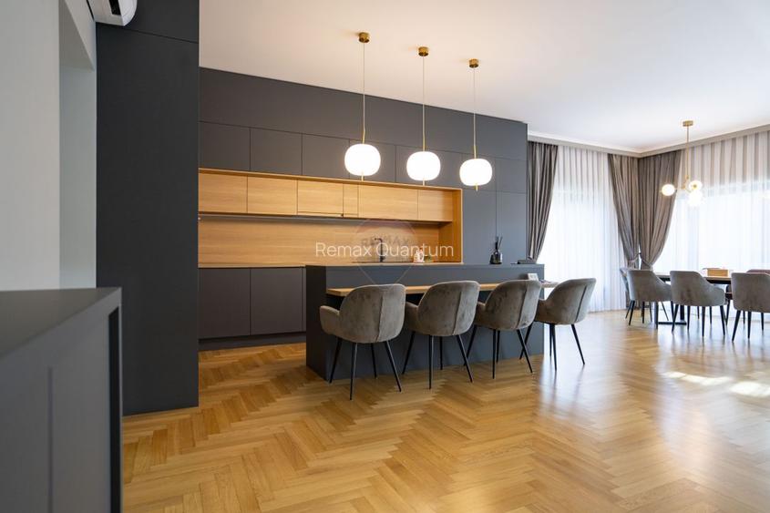 Casă / Vilă cu 5 camere de vânzare în zona Dealuri Oradea - 4