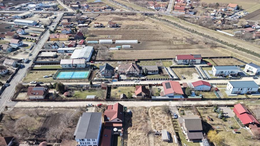 Teren intravilan cu hala construita - 21