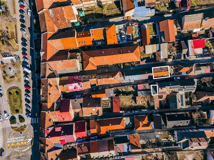 Accesibilitate si farmecul unei case cu garaj, locatie de referinta, Central, Ta - 26