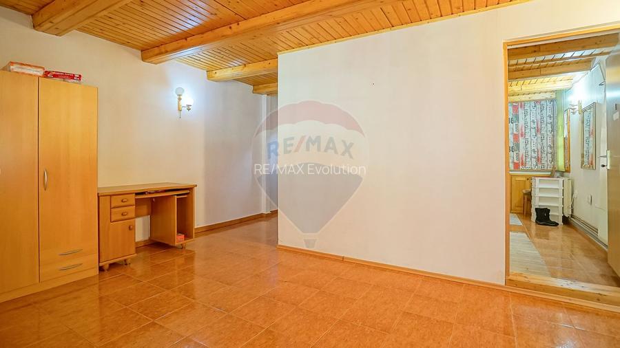 Comision 0% | Pensiune/Vilă 11 camere în Fundata - 28