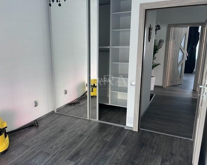 Casă / Vilă cu 4 camere de vanzare in Floresti, zona Eroilor - 9