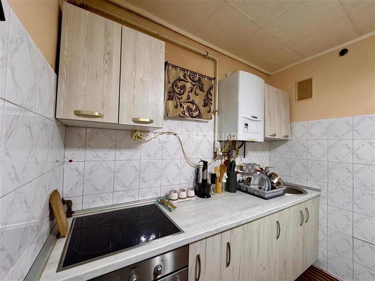 Casa potential:locuire multifamiliala,activitati comerciale,birouri,677 mp teren - 24